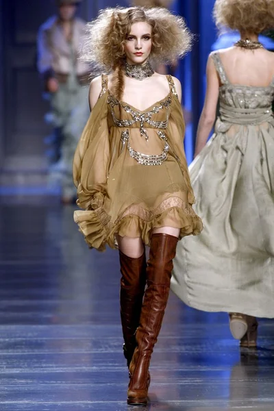 Look 43